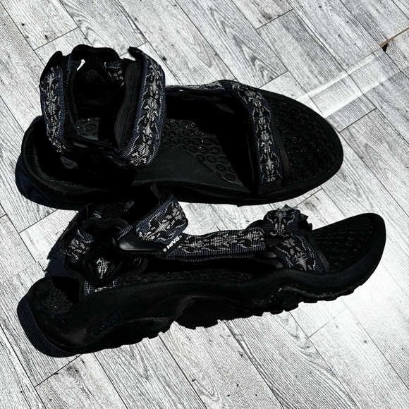 TEVA Sandals black‎ and blue hiking men’s size 10